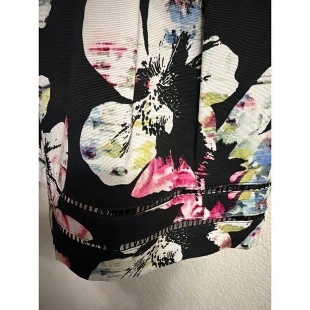 White House Black Market Floral Fit and Flare Dress Sleeveless Pleated Size 00 - Picture 6 of 9